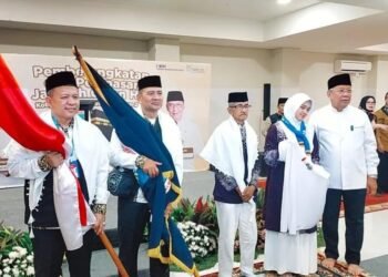 Lepas Jemaah Haji Tangsel Kloter Pertama, Benyamin: Jadilah Tamu Allah yang Baik