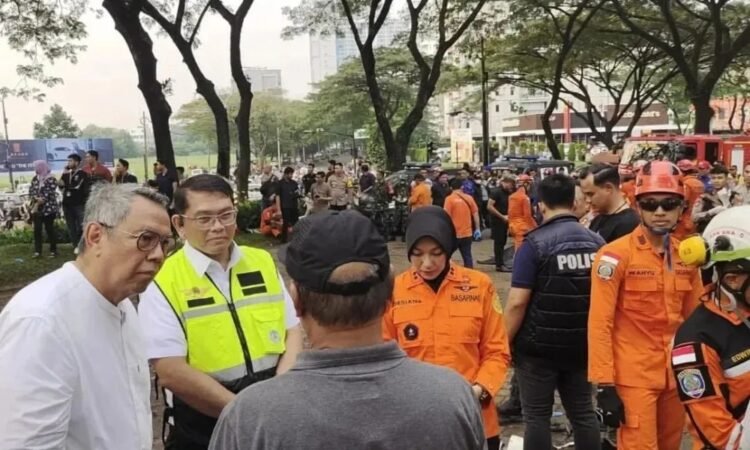 Pesawat Latih Cessna Jatuh di Lapangan Sunburst, Benyamin Davnie Sampaikan Dukacita Mendalam