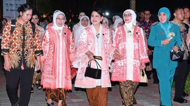Ibu Iriana Hadiri Puncak Peringatan HKG PKK Ke-52 di Kota Surakarta