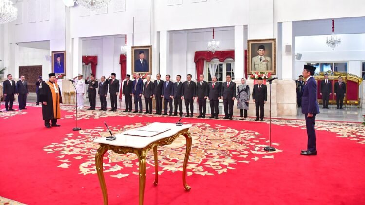 Presiden Jokowi Saksikan Pengucapan Sumpah Suharto sebagai Wakil Ketua MA Bidang Non-Yudisial