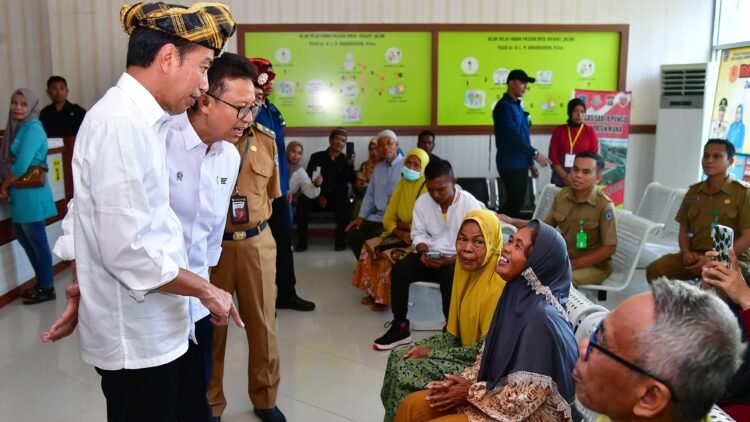 Presiden Jokowi Tinjau Pelayanan Kesehatan di RSUD Baharuddin Kabupaten Muna