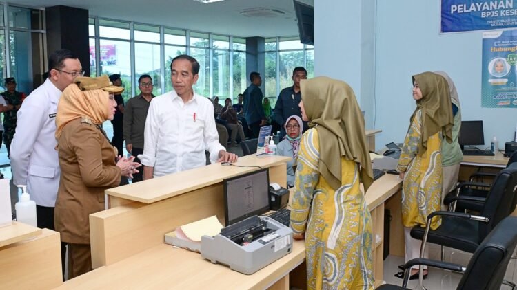 Presiden Jokowi Tinjau Pelayanan Kesehatan di RSUD dr. Sobirin