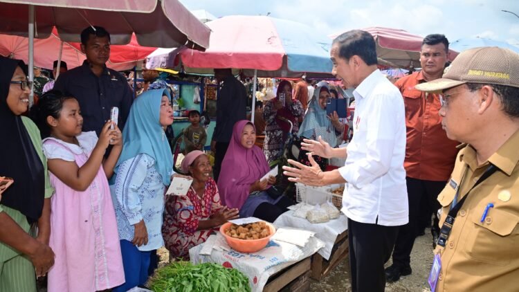 Tinjau Pasar Lawang Agung, Presiden Jokowi Pastikan Stabilitas Harga di Musi Rawas Utara