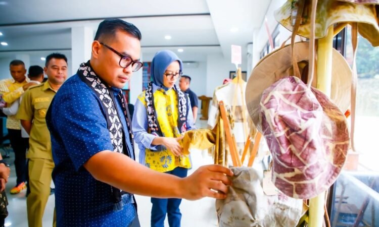 Pilar Dorong Produk-produk Kriya dari Kecamatan Setu Agar Semakin Dikenal