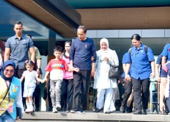 Edukasi Keberagaman Budaya Indonesia, Presiden Jokowi dan Ibu Iriana Ajak Cucu ke TMII