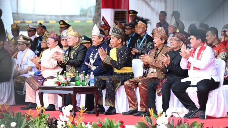 Presiden Jokowi dan Para Menteri Tampilkan Kebinekaan Budaya dalam Perayaan Hari Lahir Pancasila