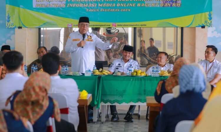 Bertemu RT/RW di Ciputat Timur, Benyamin Terus Sosialisasikan Bahaya Judi Online