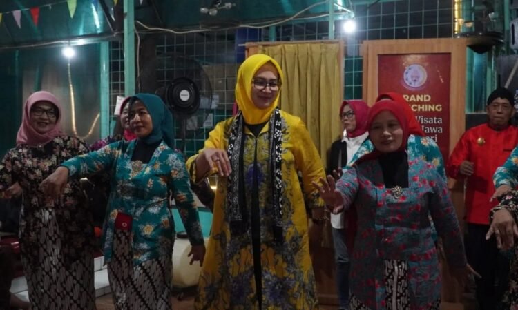 Pergelaran Seni Kampung Jawa Wadassari Diapresiasi Airin Rachmi Diany