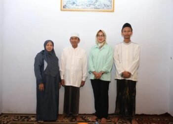 Airin Rachmi Diany Menyerap Nasehat Ulama Pandeglang