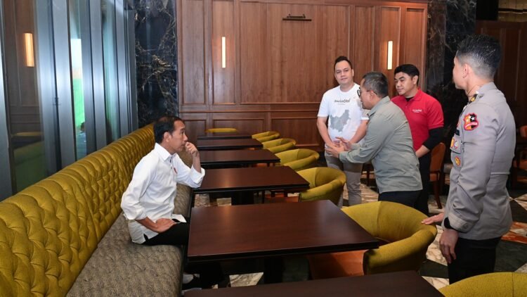 Hari Ketiga di IKN, Presiden Jokowi Tinjau Hotel Nusantara