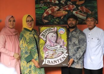 Seniman Gambarkan Harapan untuk Airin Melalui Lukisan
