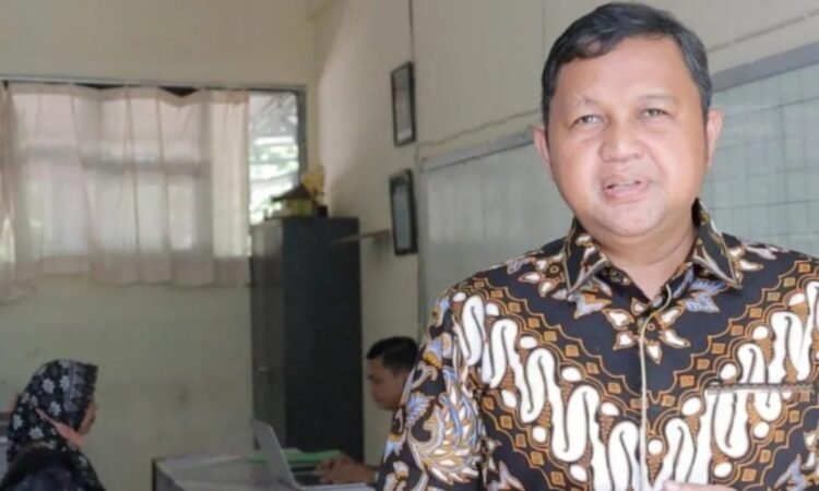 Kepala Dindikbud Tangsel Deden Deni Pastikan PPDB SMP Negeri di Tangsel Berjalan Lancar