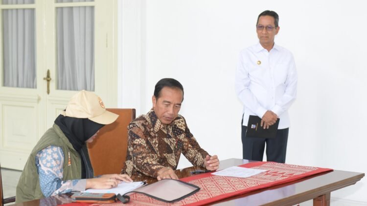 Presiden Jokowi Ikuti Proses Coklit Data Pemilih Pilkada 2024