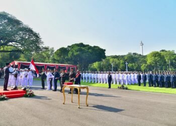 Presiden Jokowi Lantik 906 Perwira Remaja TNI dan Polri dalam Praspa 2024