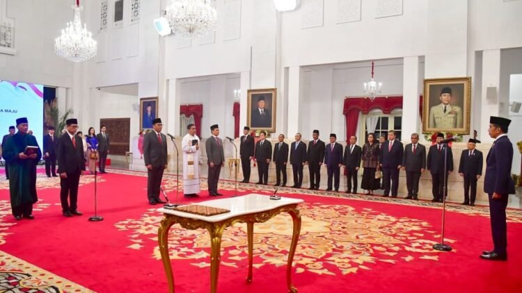 Presiden Jokowi Lantik Tiga Wakil Menteri di Istana Negara
