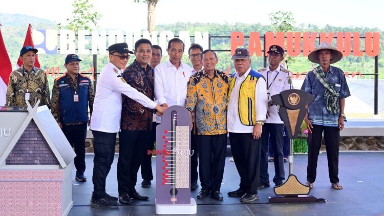 Presiden Jokowi Resmikan Bendungan Pamukkulu, Tingkatkan Ketahanan Air di Sulawesi Selatan