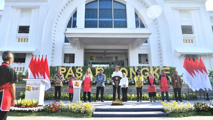 Presiden Jokowi Resmikan Rehabilitasi Pasar Jongke di Kota Surakarta