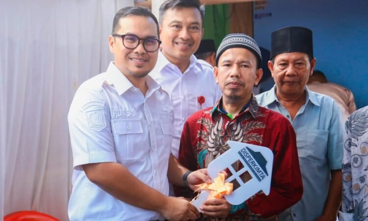 Senyum Penuh Syukur Marto Lihat Rumahnya Usai Dibedah Pemkot Tangsel