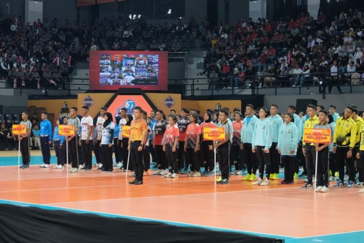 Asisten Kapolri Bidang Sumber Daya Manusia yang juga ketua harian Komite Olahraga Polri (KOP), Irjen Pol. Dedi Prasetyo, Rabu (21/08/2024) membuka kejuaraan voli memperebutkan piala Kapolri 2024 di Pontianak, Kalimantan Barat.