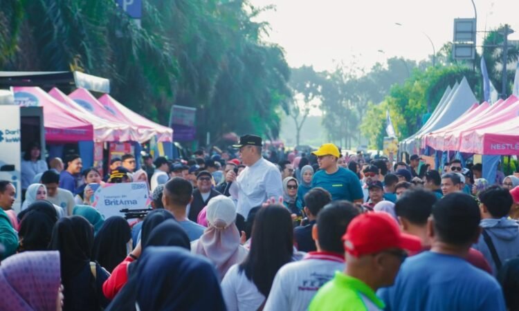 Benyamin-Pilar Bersama Ribuan Masyarakat Tangsel Ikuti Car Free Day BSD