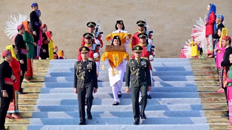 Derap Langkah Purna Paskibraka Duta Pancasila Membawa Merah Putih ke IKN