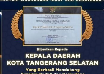 Dukung Gerakan Sekolah Adiwiyata di Tangsel, Benyamin Raih Penghargaan dari KLHK