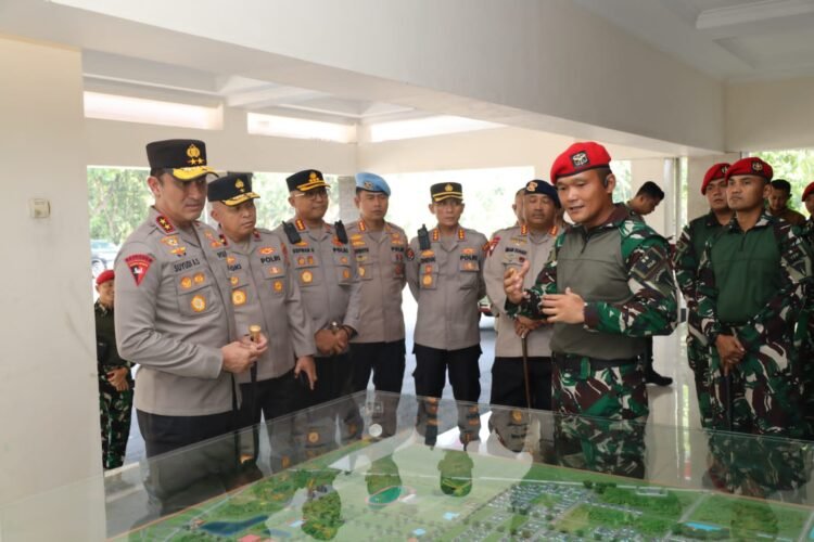 Perkokoh Sinegritas TNI-Polri, Kapolda Banten Kunjungi Grup I Kopassus