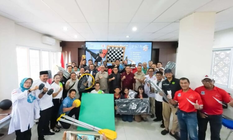 Pilar Serahkan Alat dan Perlengkapan Olahraga kepada 16 Cabor di Tangsel