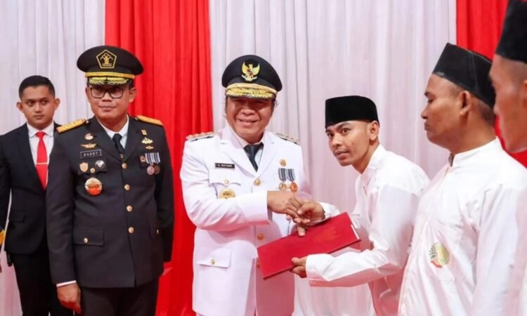 Al Muktabar Serahkan Remisi kepada Warga Binaan