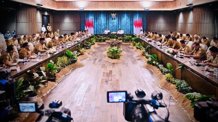 Presiden Jokowi: Gubernur Adalah Ujung Tombak Penyambung Daerah dan Pusat