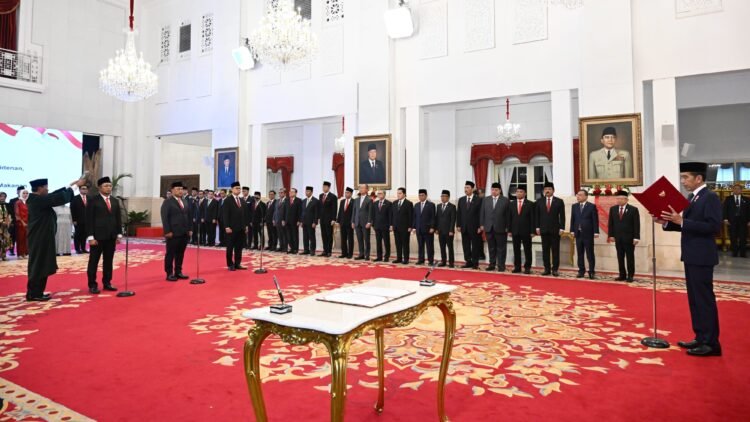 Presiden Jokowi Lantik Dua Kepala Badan dan Kepala Kantor Komunikasi Kepresidenan