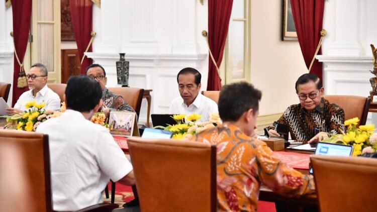 Presiden Jokowi dan Jajaran Bahas Persiapan Penyelenggaraan IAF di Bali