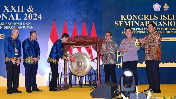 Buka Kongres ISEI XXII, Presiden Jokowi Paparkan Tiga Tantangan