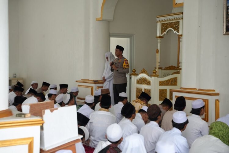 Kapolda Banten Ajak Warga Jaga Harkamtibmas Melalui Safari Jumat Keliling