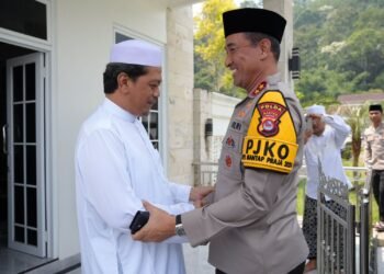Kapolda Banten Silaturahmi Ke Ponpes Salafiyah dan Majlis Dzikir Al-Futuhiyah Lebak