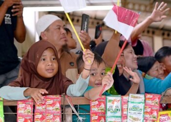 Kunjungi Pasar Sanggam Adji Dilayas, Presiden Jokowi Sapa Pedagang dan Masyarakat