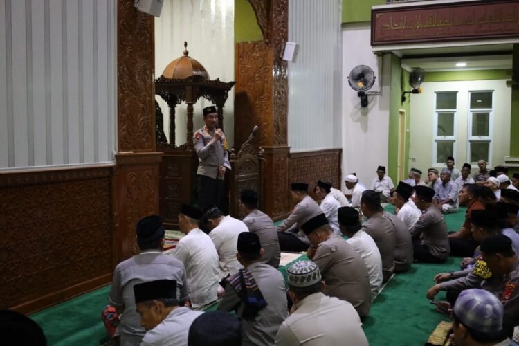 Melalui Program Subuh Keliling (Suling), Kapolda Banten Ingatkan Pentingnya Menjaga Kamtibmas