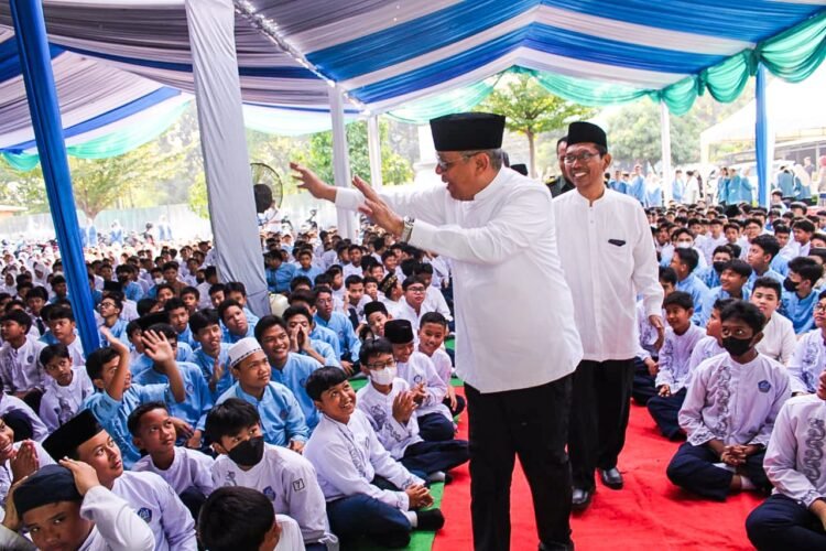 Peringatan Maulid Nabi di SMPN 8 Tangsel, Benyamin Tekankan Pentingnya Akhlak
