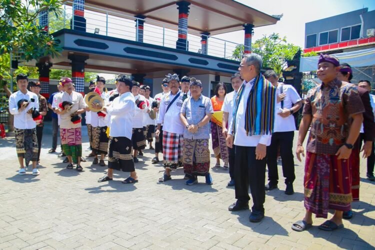Perpanjang Izin Pura Parahyangan Jagat Guru, Benyamin Tegaskan Pemkot Komitmen Dukung Keberagaman dan Harmonisasi Beragama di Tangsel
