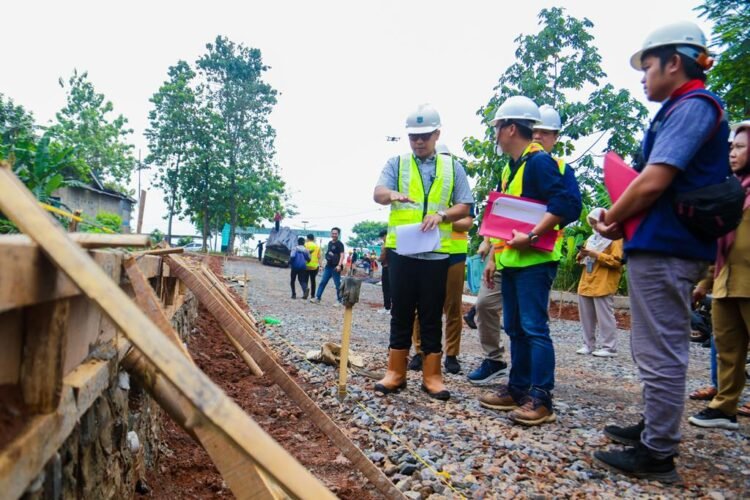 Pilar Pastikan Pembangunan Jalan Akses Menuju TPU Sarimulya Berjalan Lancar