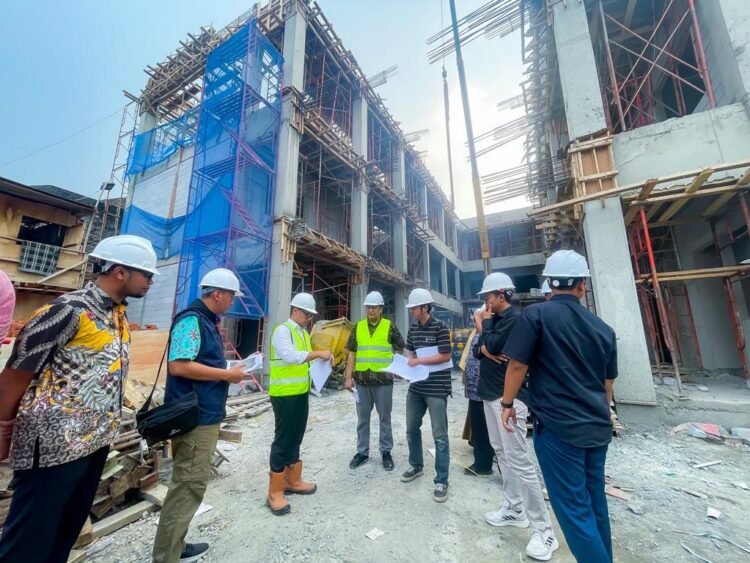 Pilar Tinjau Pembangunan SDN Ciputat 1, Optimis Proyek Selesai Lebih Cepat