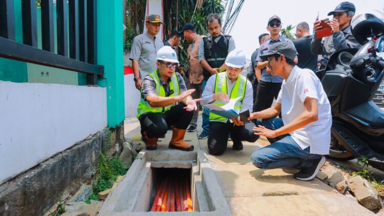 Pilar Tinjau Peningkatan Jalan, Drainase Hingga Penataan Kabel Utilitas di Kelurahan Pisangan