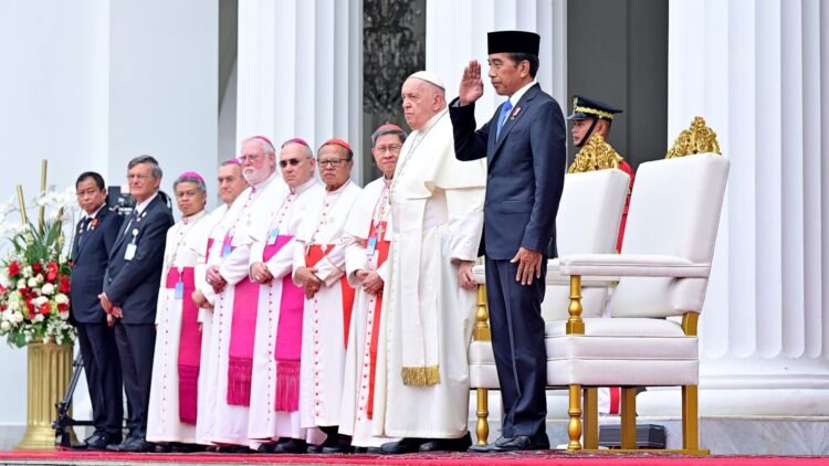 Presiden Jokowi Sambut Kunjungan Kenegaraan Sri Paus Fransiskus di Istana Merdeka