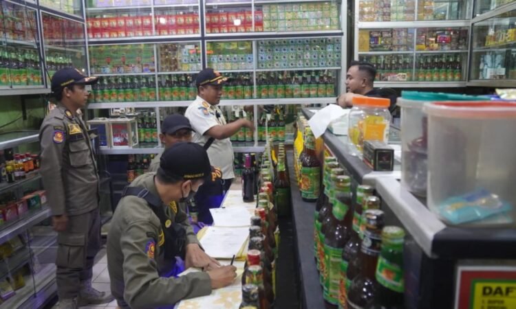 Satpol PP Kabupaten Tangerang Sita Puluhan Botol Minuman Keras