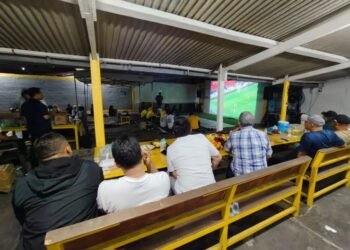 Benyamin Davnie Nobar Timnas di Paku Jaya: Meski Kalah, Masyarakat Guyub Disatukan oleh Bola
