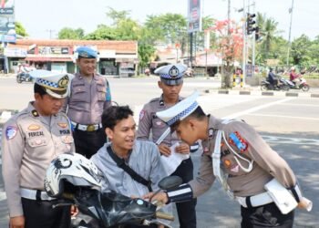 Ditlantas Polda Banten Atur Lalu Lintas dan Himbau di Hari Keempat Ops Zebra Maung 2024