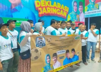 Chusut FC Dukung Airin Rachmi Diany-Ade Sumardi dan Benyamin-Pilar