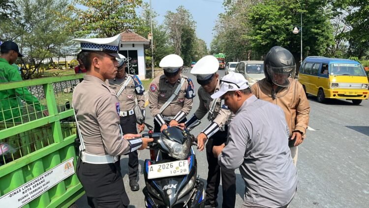 Hari Ketujuh Ops Zebra Maung 2024, Ditlantas Polda Banten Laksanakan Gatur dan Himbauan Serta Teguran