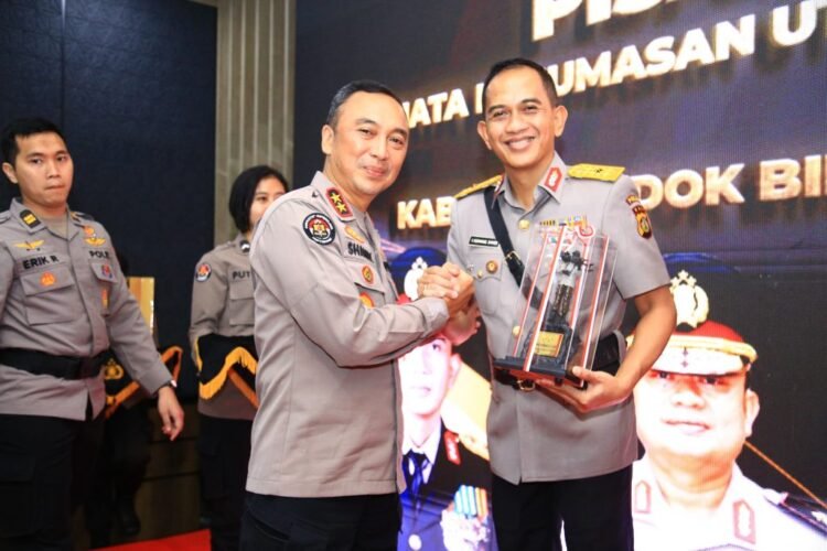 Kadivhumas Pimpin Sertijab PJU Baru Humas Polri, Brigjen. Pol. I Komang Sandi Arsana Promosi sebagai Wakapolda Bali