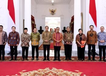 Presiden Jokowi Terima Kunjungan Pimpinan MPR RI di Istana Merdeka